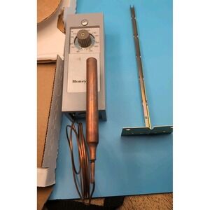 Honeywell T675A Bulb Temperature Controller‎ 0-100°F 125VA 120/208/240/277V
